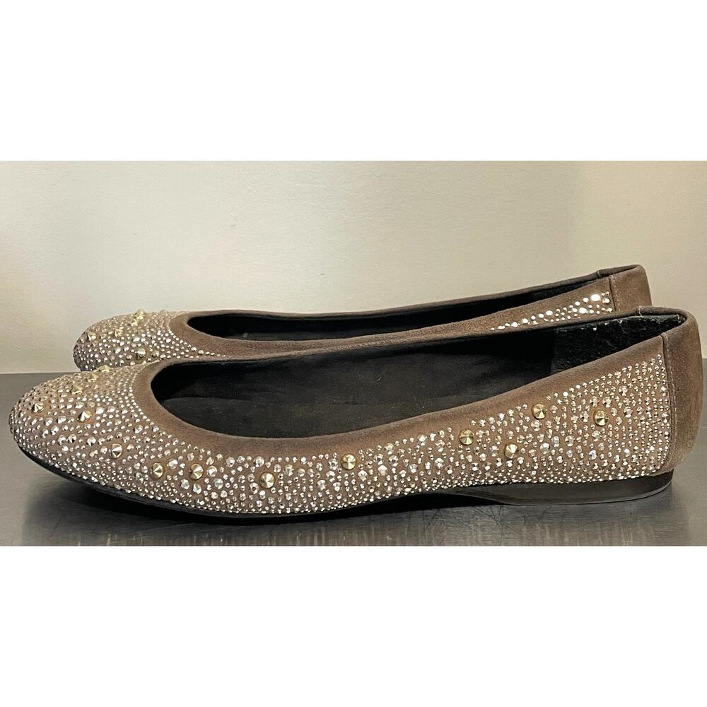Stuart Weitzman Taupe Tan Ballet Flats Metal Studs Beads Haze Suede Sz 8.5 - Picture 2 of 7
